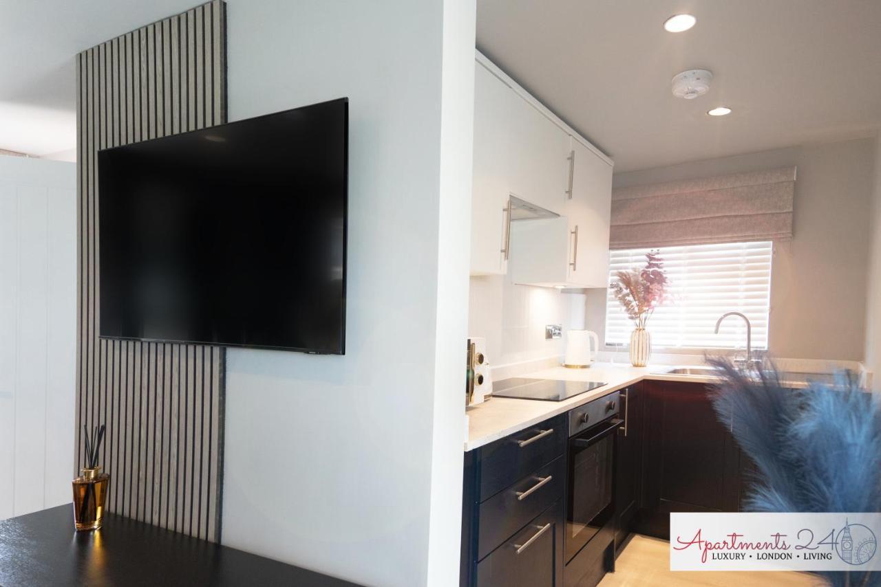 Beautiful Studio Apartment - London Hounslow Extérieur photo